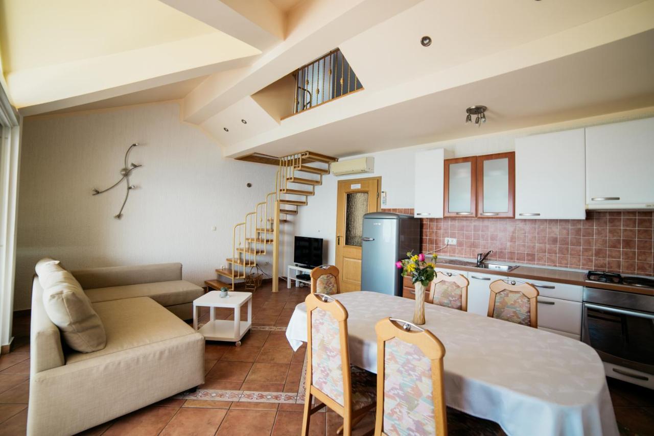 Apartment Selce 5206A Esterno foto